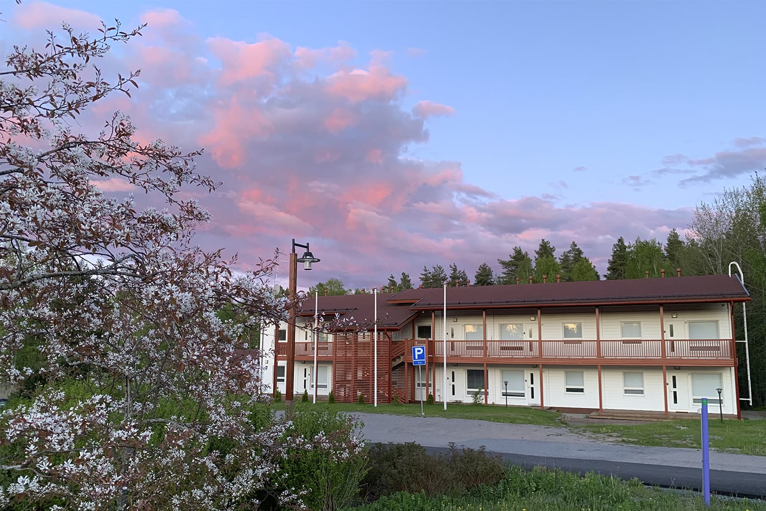 Rauhan Marinella Village Hotel building exterior